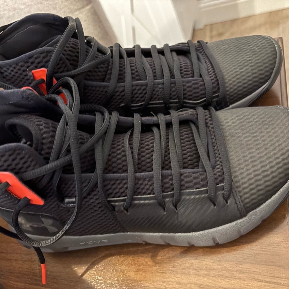 Under Armour Men's Black and Red Basketball Shoes
